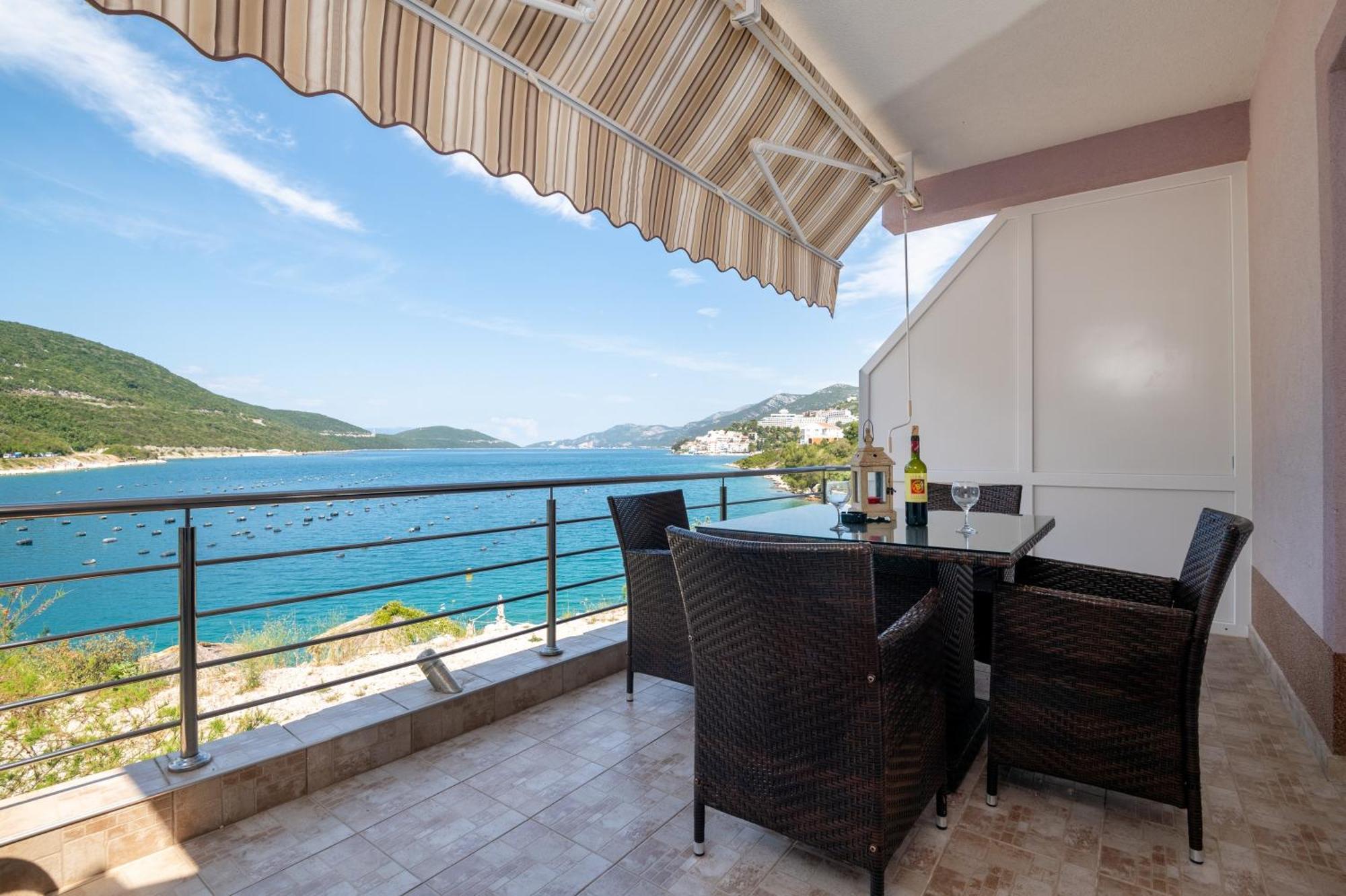 Villa San Neum Room photo